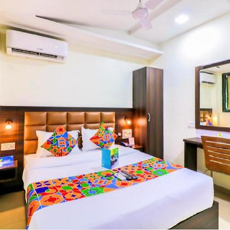 Fabhotel Galaxy Suite Мумбай Екстериор снимка