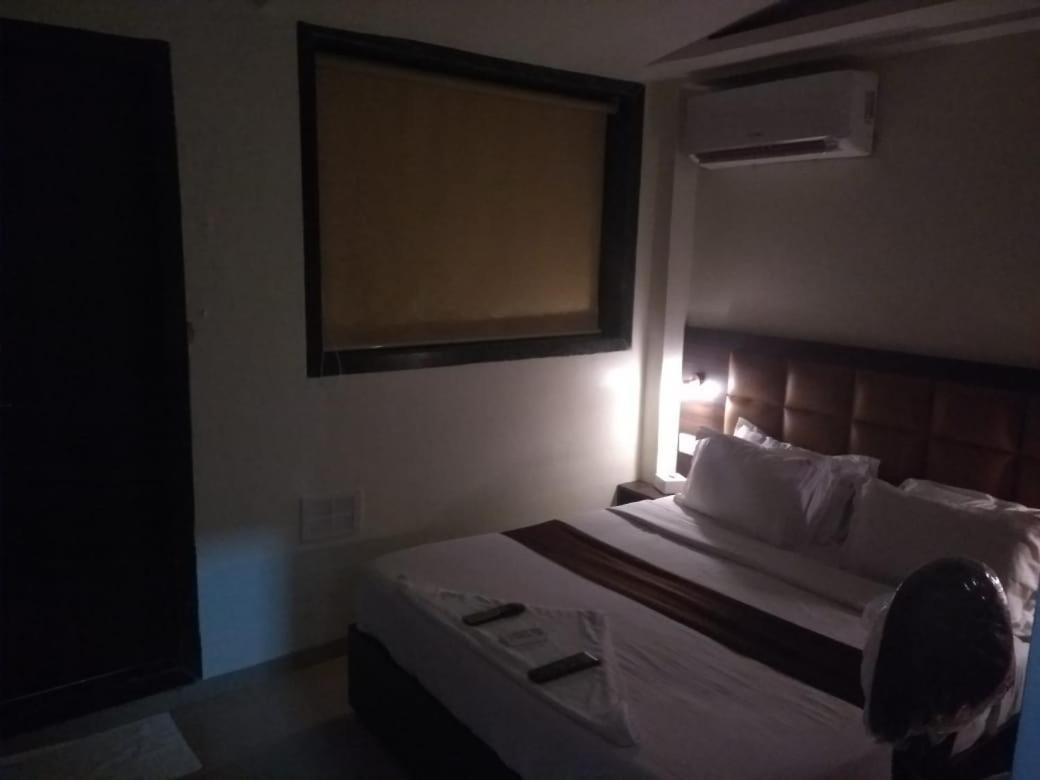 Fabhotel Galaxy Suite Мумбай Екстериор снимка
