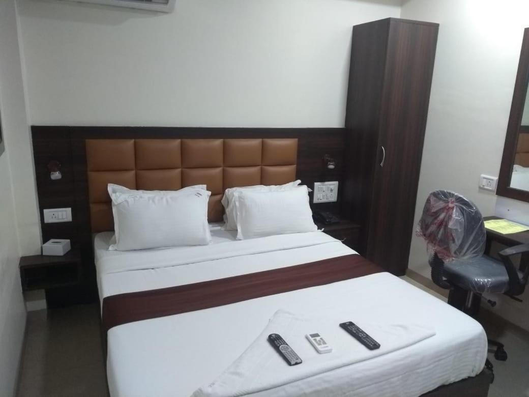Fabhotel Galaxy Suite Мумбай Екстериор снимка